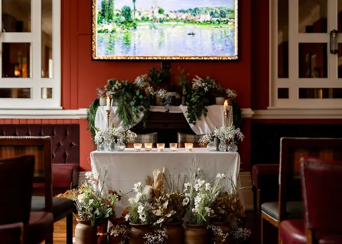 Drayton CourtBoutique Hotel